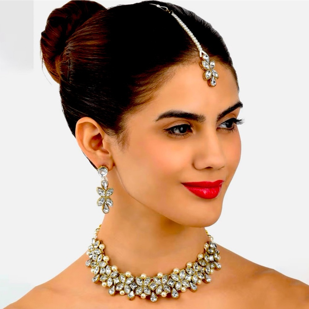 New unboxed jewellery set..